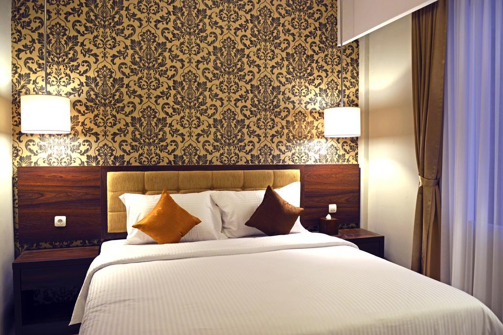 Hotel Safira Magelang Chambre photo