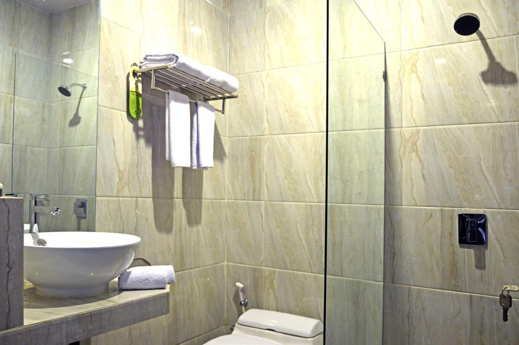 Hotel Safira Magelang Chambre photo