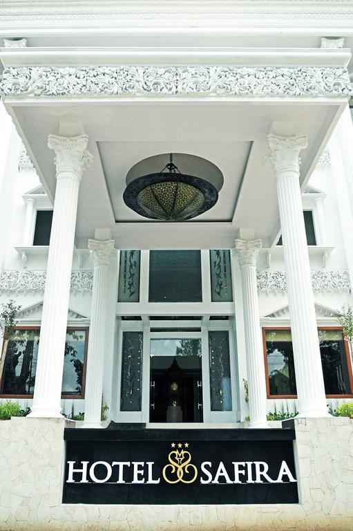 Hotel Safira Magelang Extérieur photo
