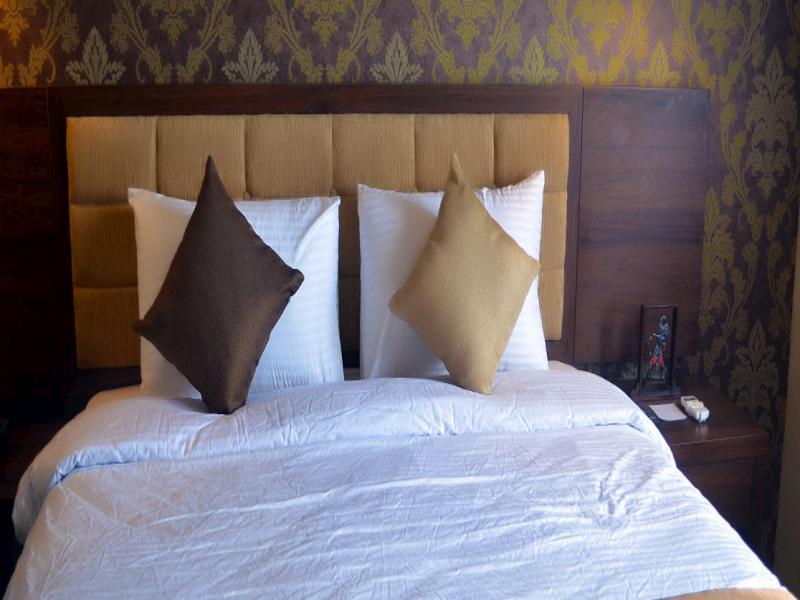 Hotel Safira Magelang Extérieur photo